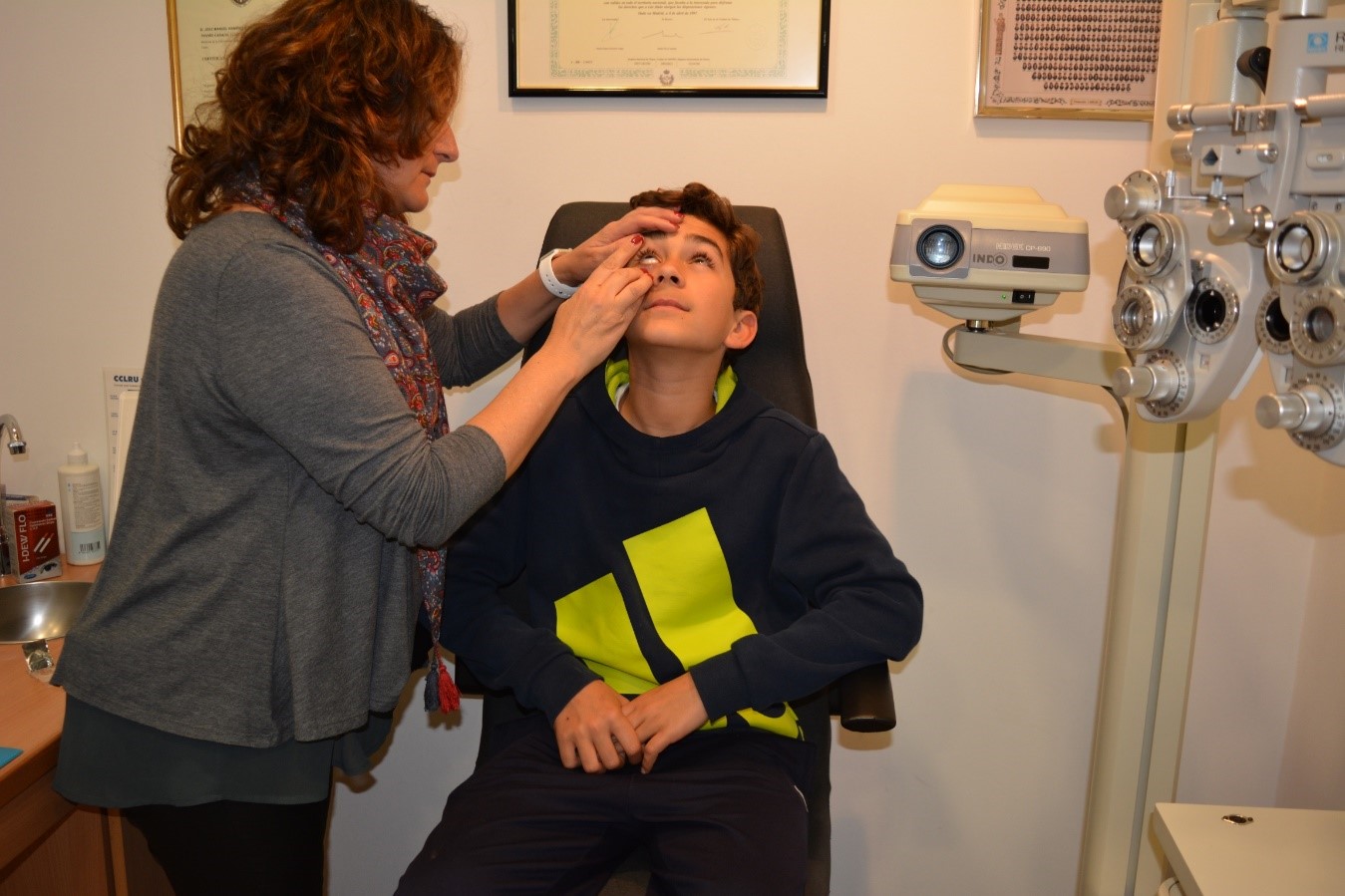 Malos hábitos con lentes de contacto