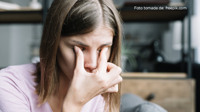 ¿POR QUÉ SIENTO RESEQUEDAD  FRENTE A LAS PANTALLAS?