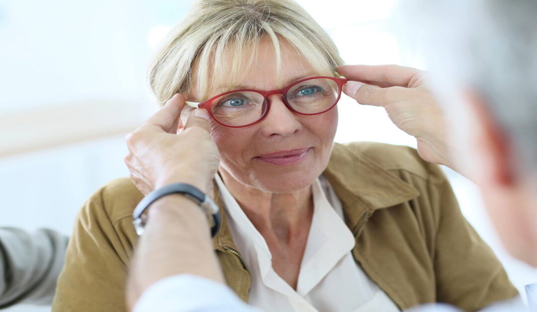 FACTORES A TENER EN CUENTA EN ADAPTACIÓN DE LENTES PROGRESIVOS