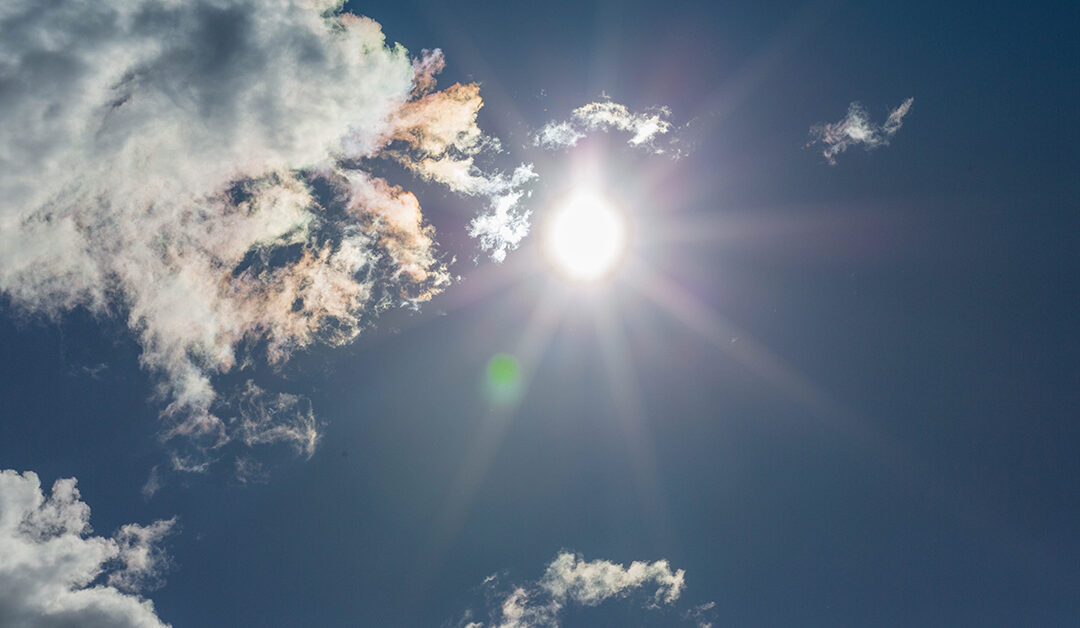 FACTORES QUE INTERVIENEN EN LA GENERACIÓN DE DAÑO OCULAR POR RADIACIÓN SOLAR