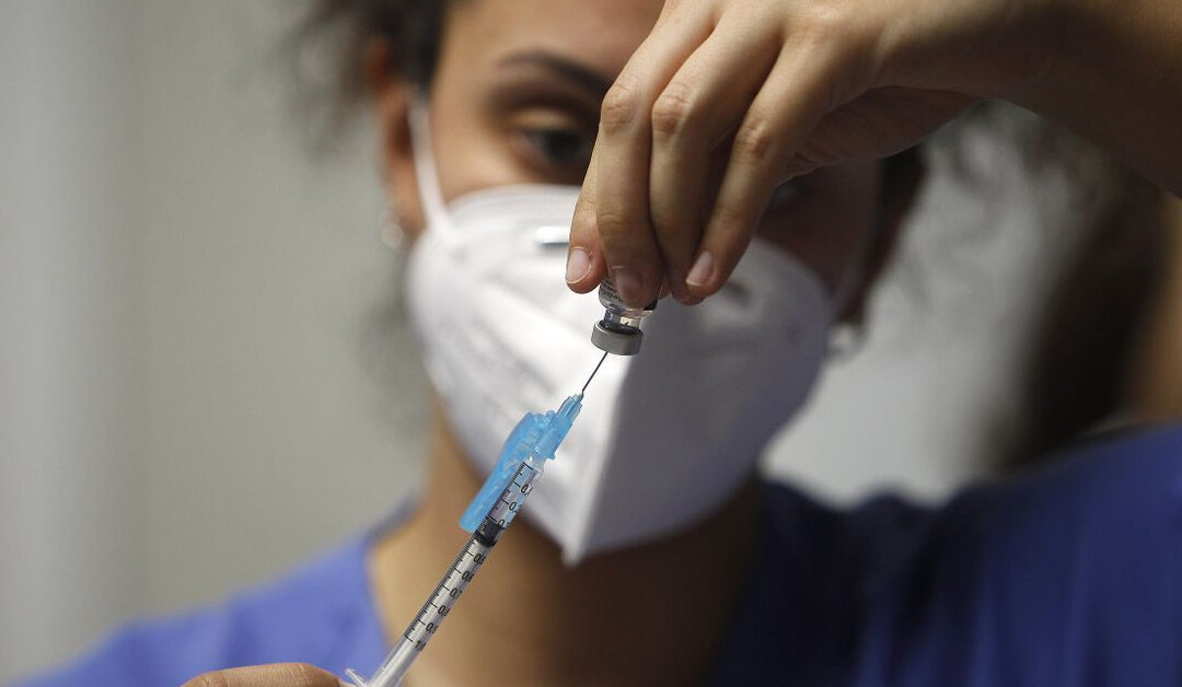 Uveítis anterior bilateral secundaria a la aplicación de vacuna Pfizer para COVID 19