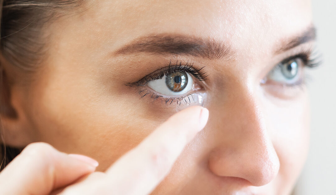 Los párpados en la adaptación de lentes de contacto