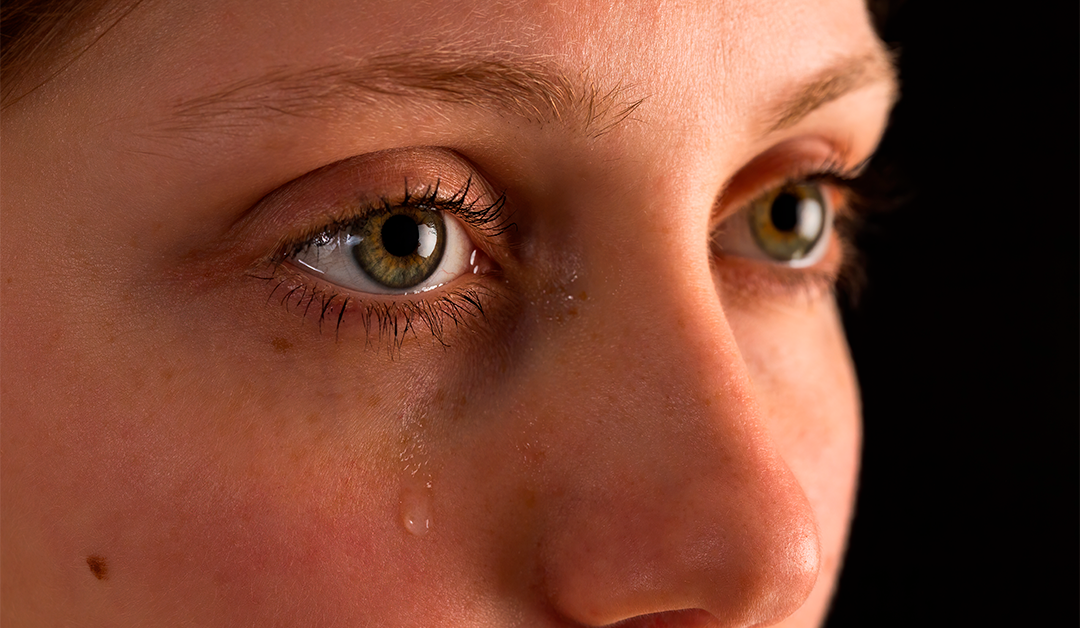 Hormonas y matriz lagrimal: desafíos en el tratamiento del ojo seco