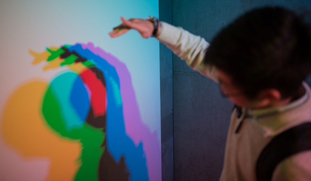 La caja de luz como herramienta esencial en la estimulación visual