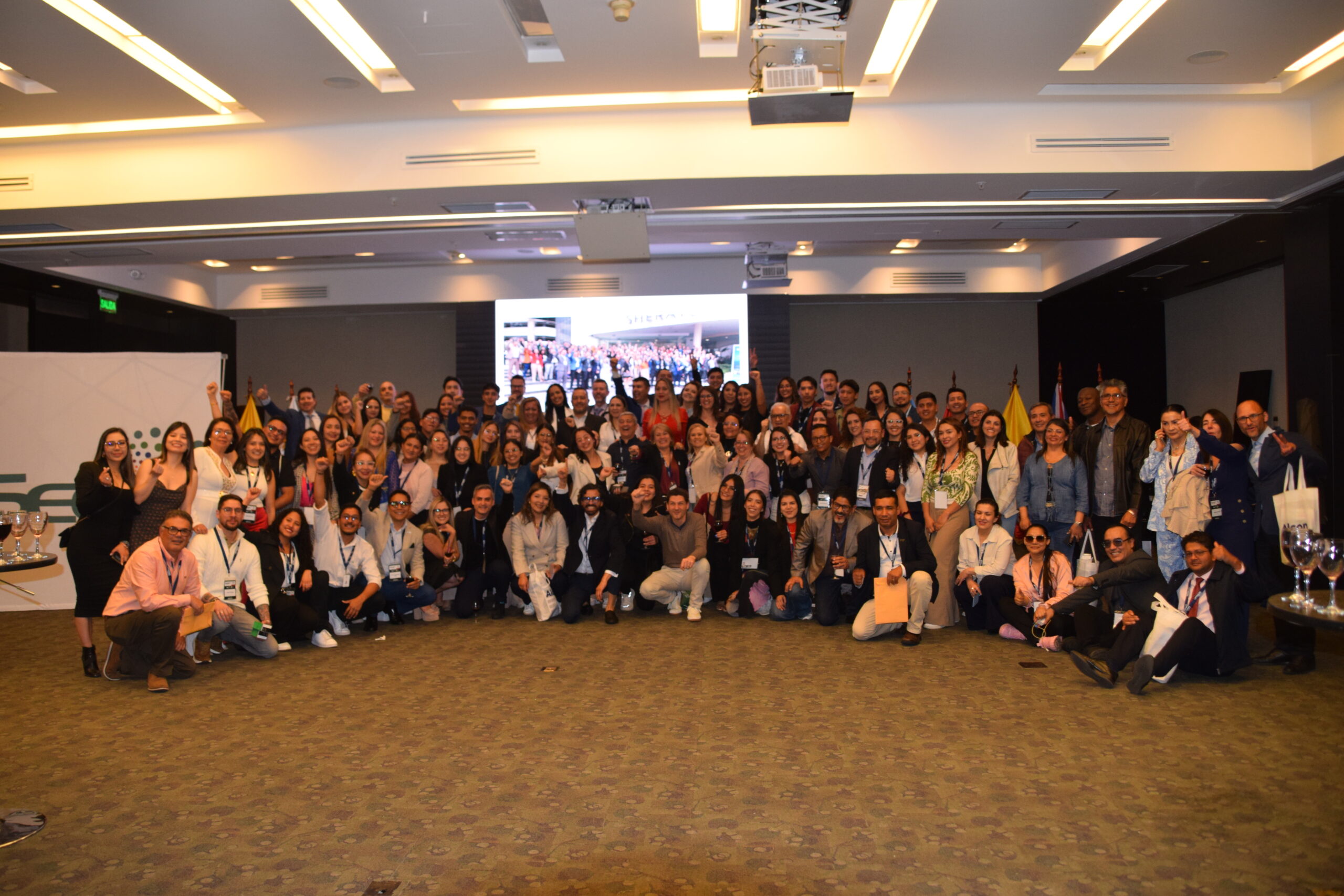 Formación, ciencia y comunidad: así fue el 1er Encuentro de la Sociedad Ecuatoriana de Contactología