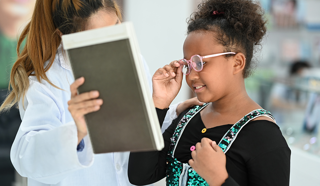 Entre juego y protección: el reto de elegir las gafas pediátricas