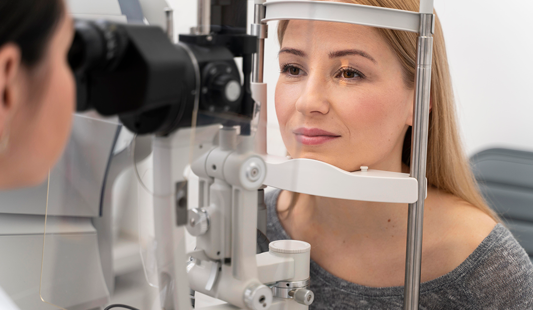 Superficie ocular: cimiento para la adaptación exitosa de lentes de contacto